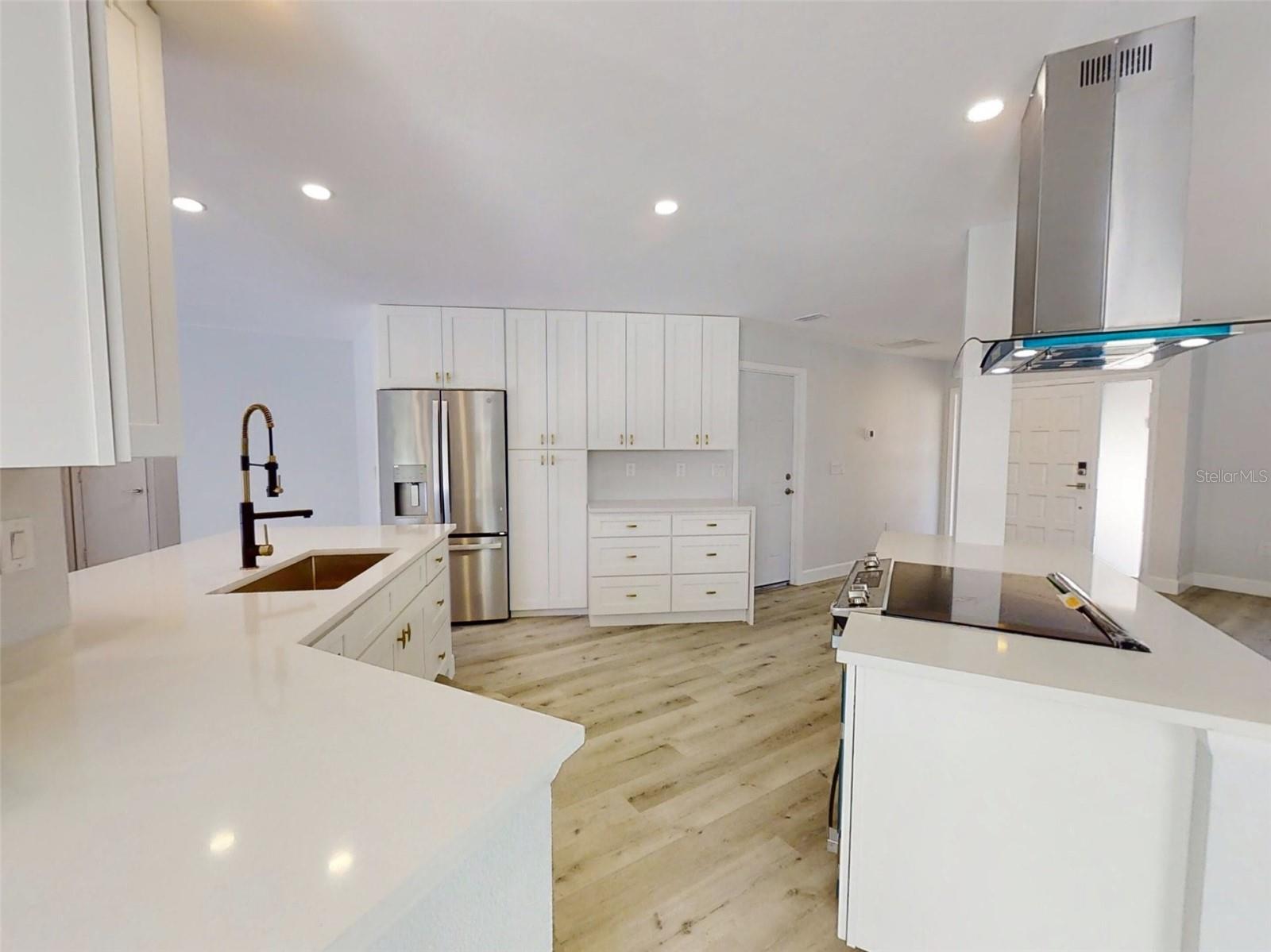 416 GULF BREEZE BLVD, VENICE, FL, 34293
