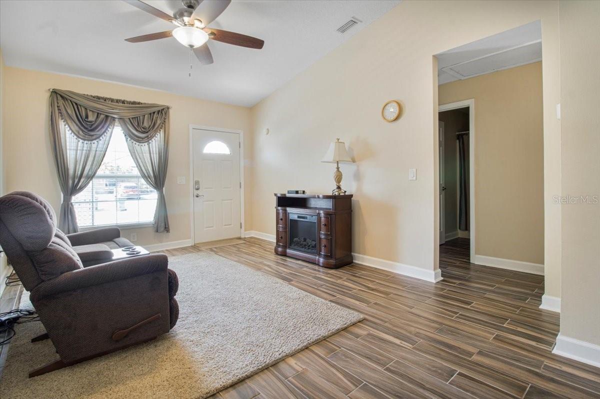913 BURLWOOD ST, BRANDON, FL, 33511