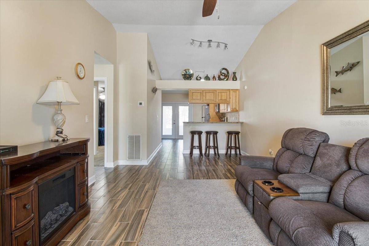 913 BURLWOOD ST, BRANDON, FL, 33511