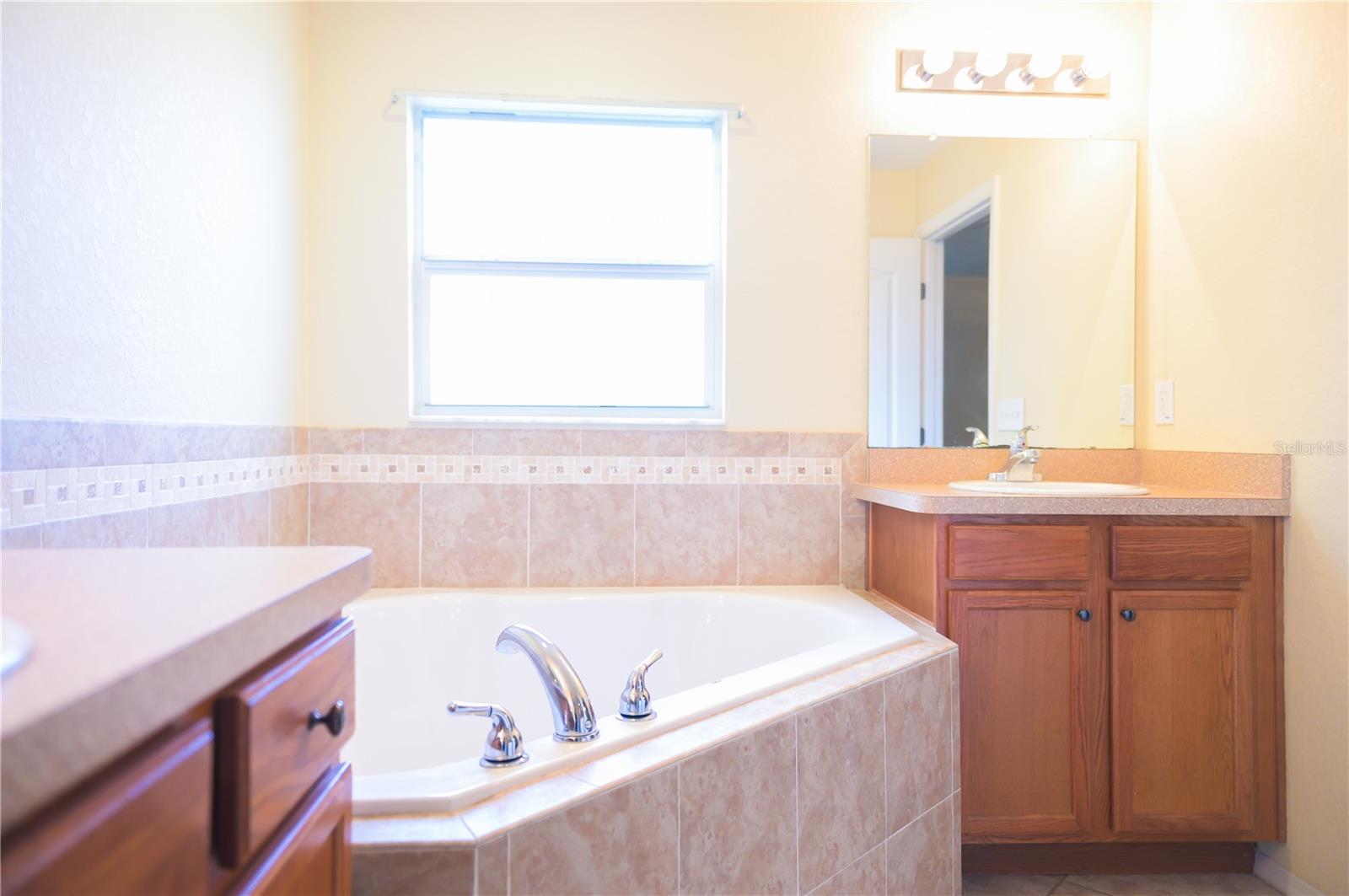 2608 SUNSET CIR, LAKE WALES, FL, 33898