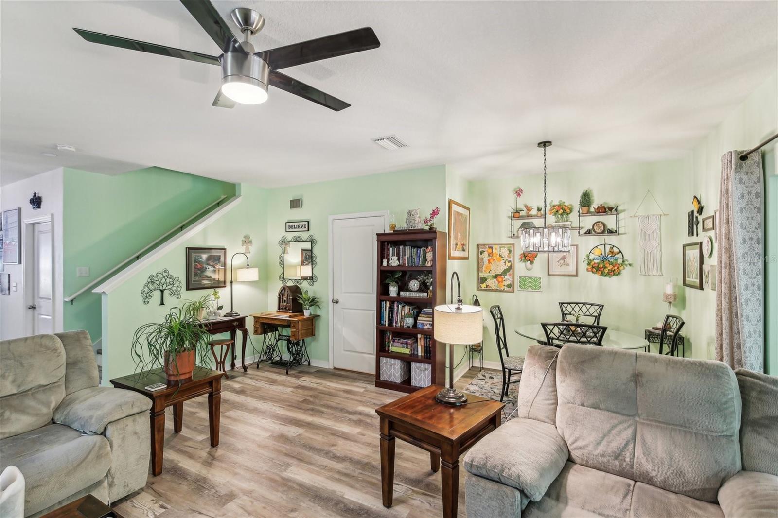 9756 HOUND CHASE DR, GIBSONTON, FL, 33534