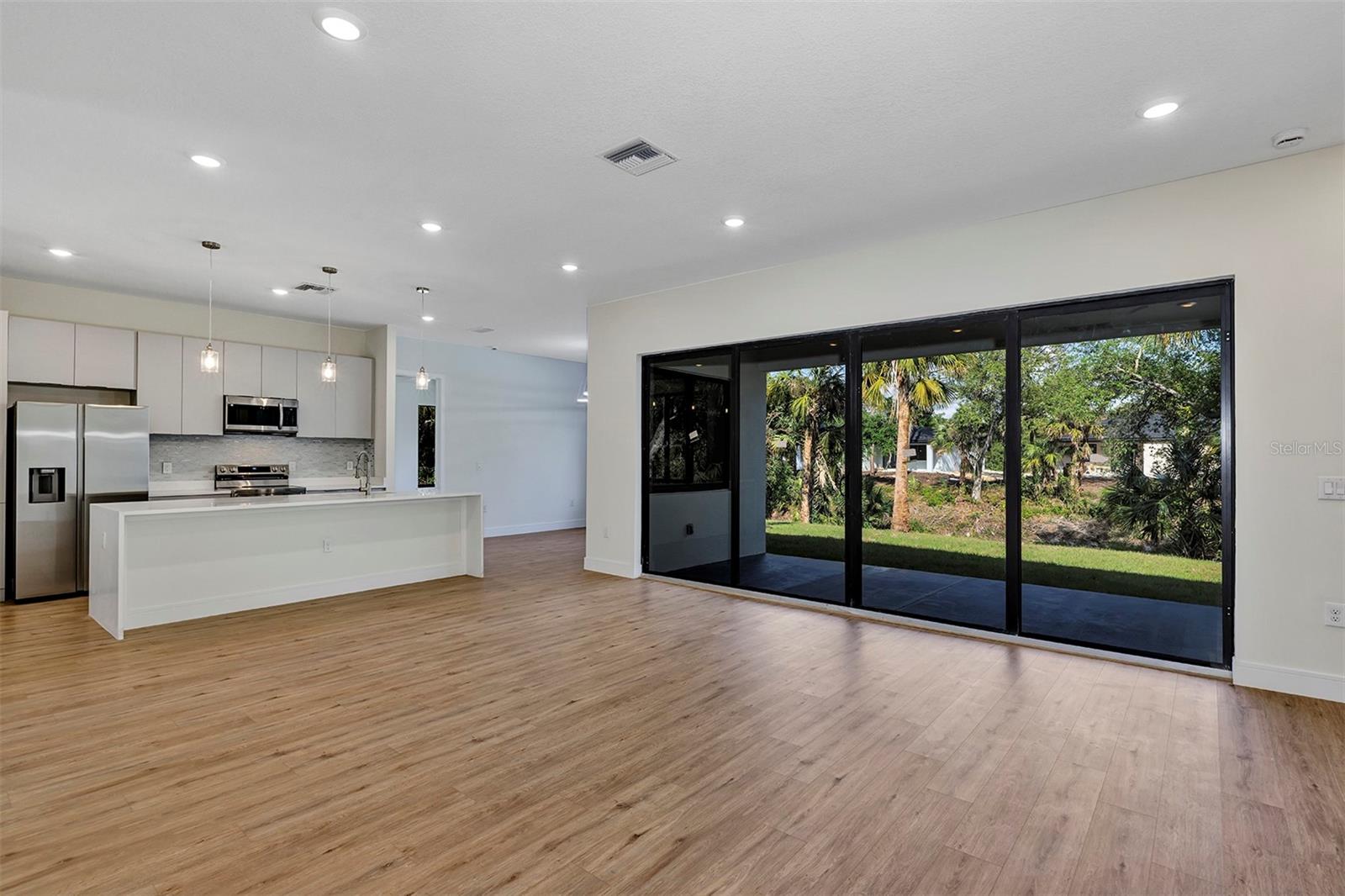 82 VENANGO ST, PORT CHARLOTTE, FL, 33954