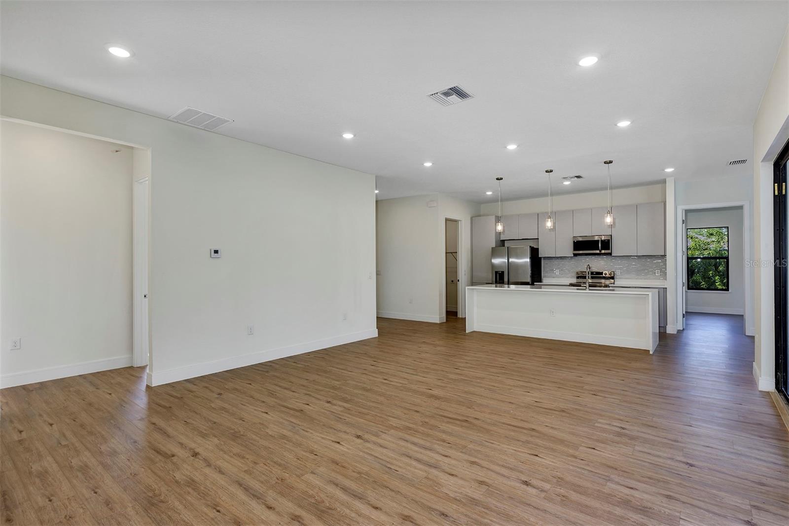 82 VENANGO ST, PORT CHARLOTTE, FL, 33954