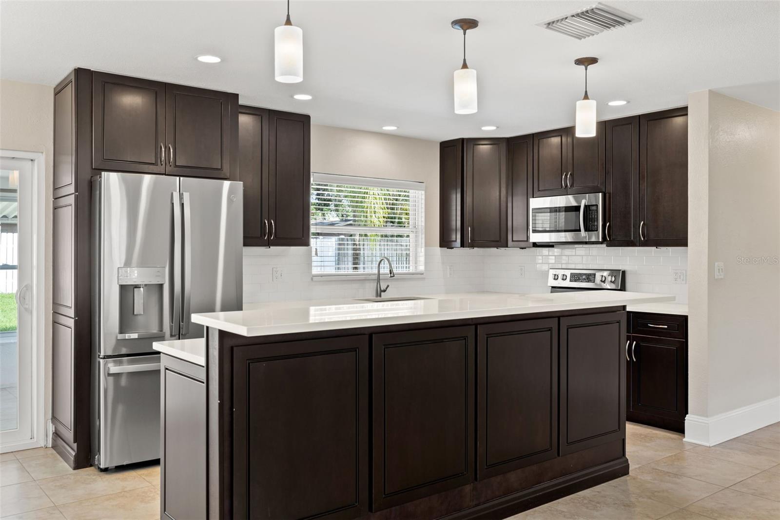 1180 EDEN ISLE BLVD NE, ST PETERSBURG, FL, 33704
