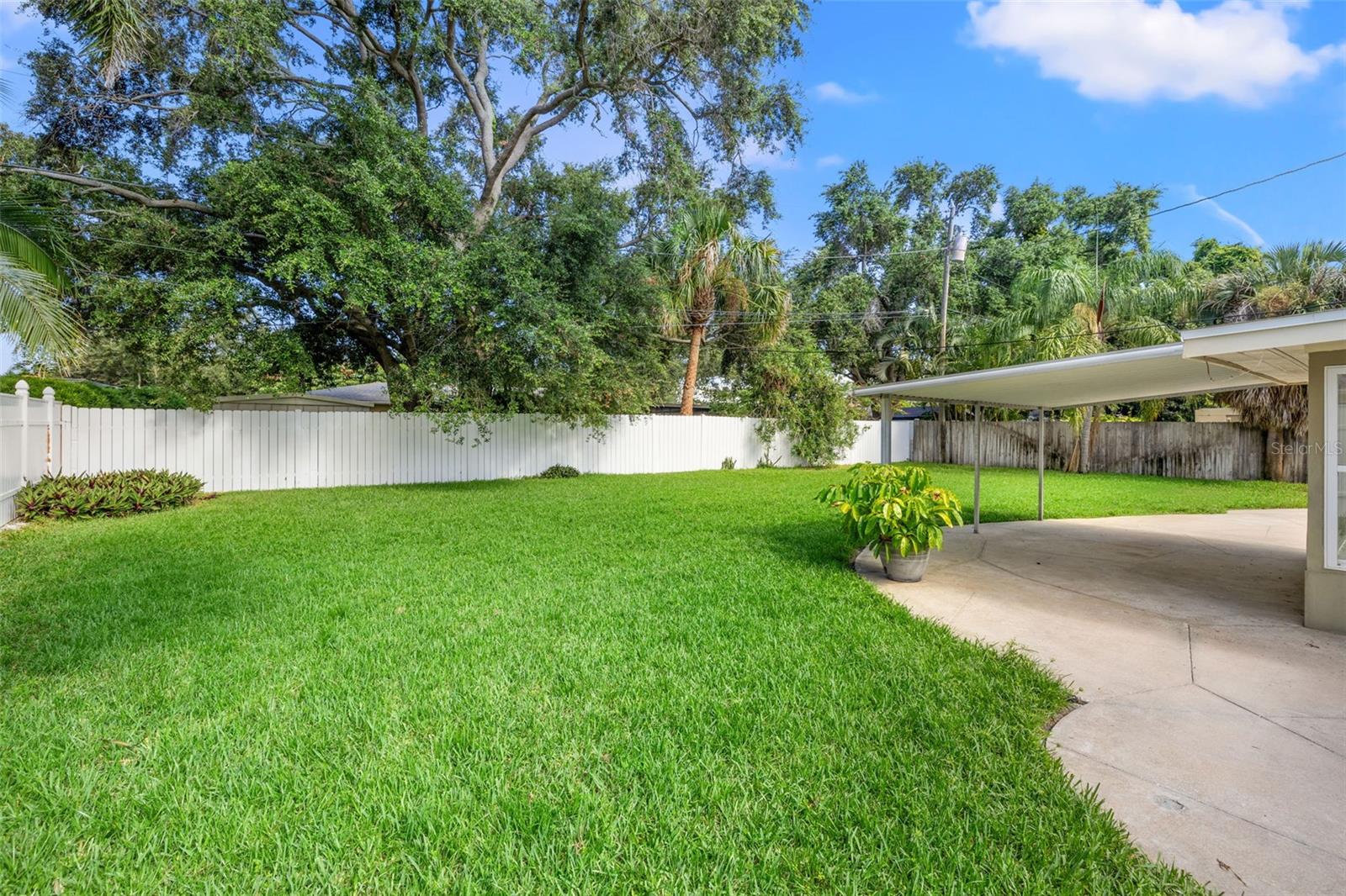 1180 EDEN ISLE BLVD NE, ST PETERSBURG, FL, 33704