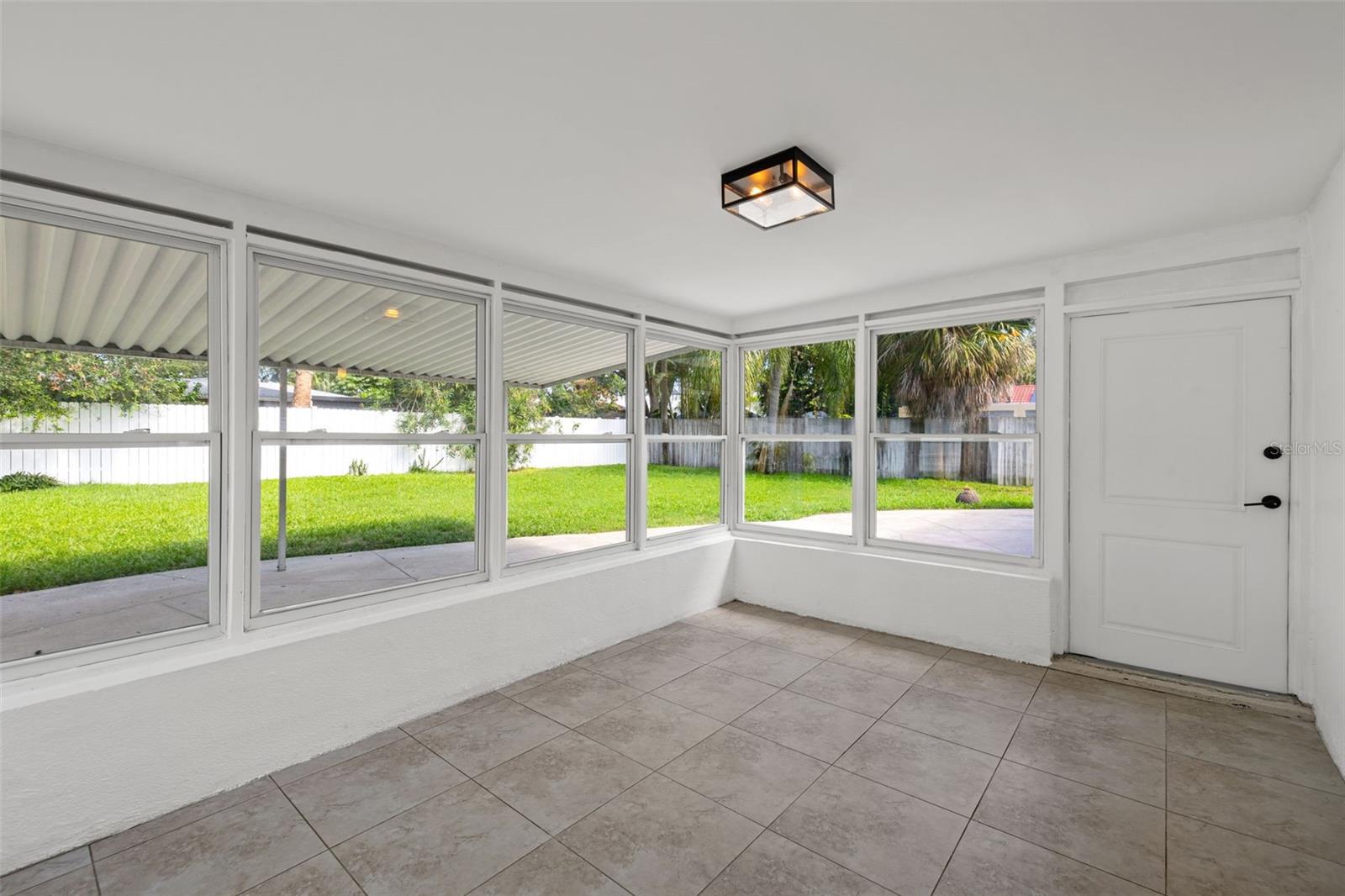 1180 EDEN ISLE BLVD NE, ST PETERSBURG, FL, 33704