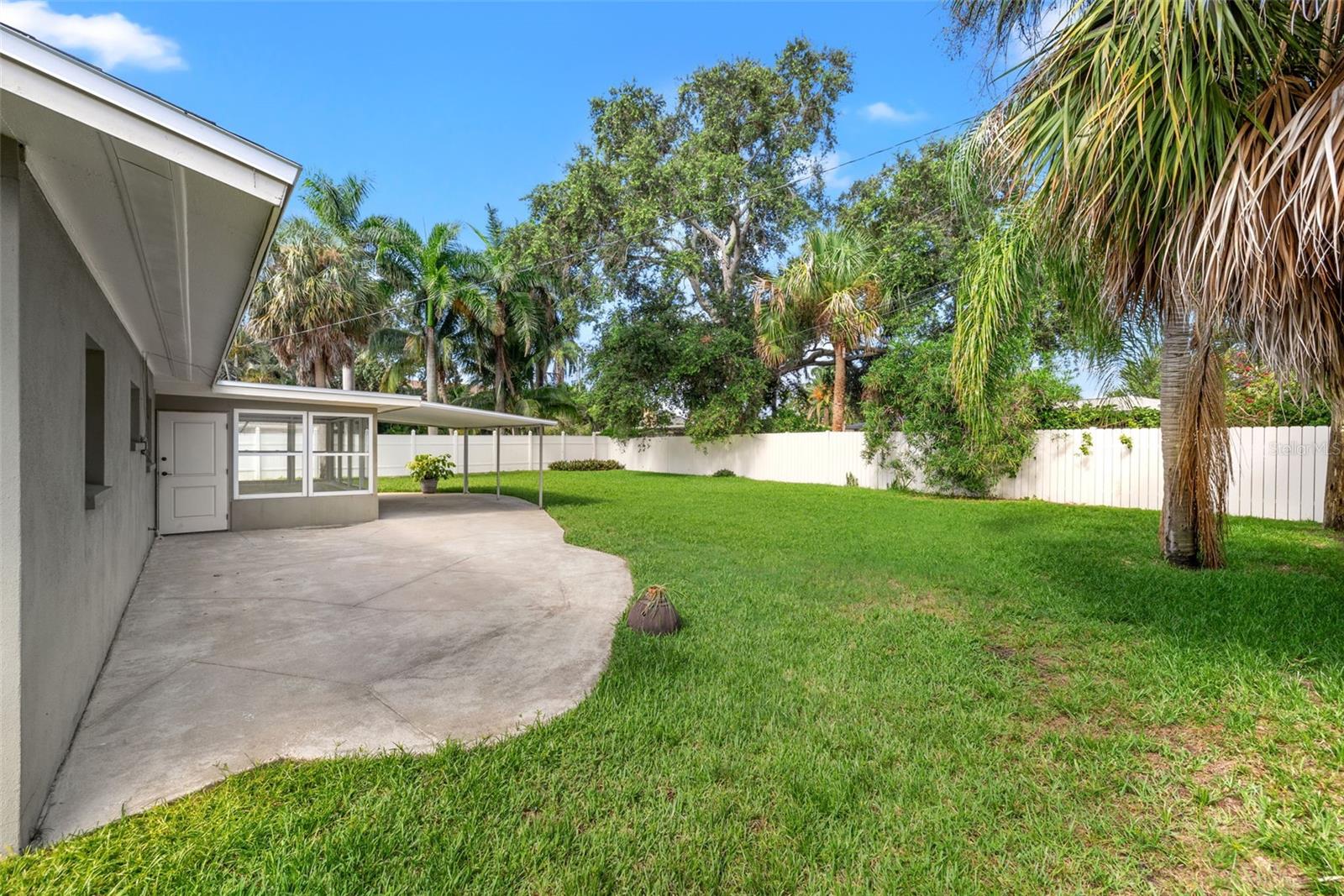 1180 EDEN ISLE BLVD NE, ST PETERSBURG, FL, 33704
