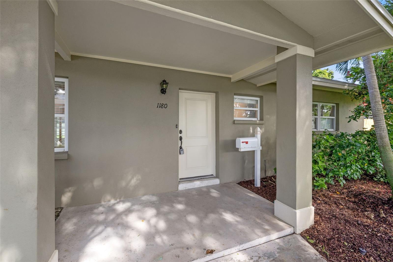 1180 EDEN ISLE BLVD NE, ST PETERSBURG, FL, 33704