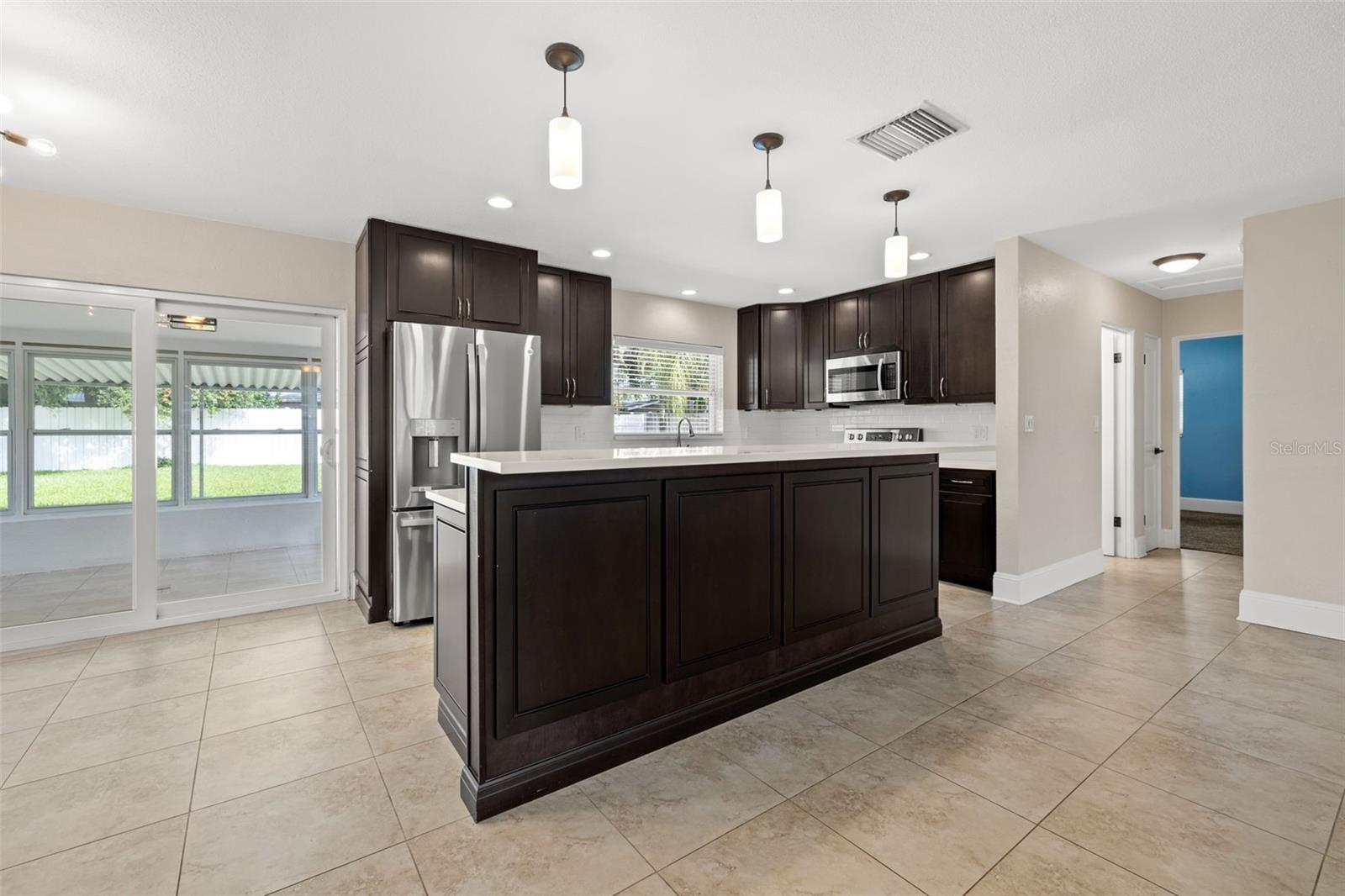 1180 EDEN ISLE BLVD NE, ST PETERSBURG, FL, 33704