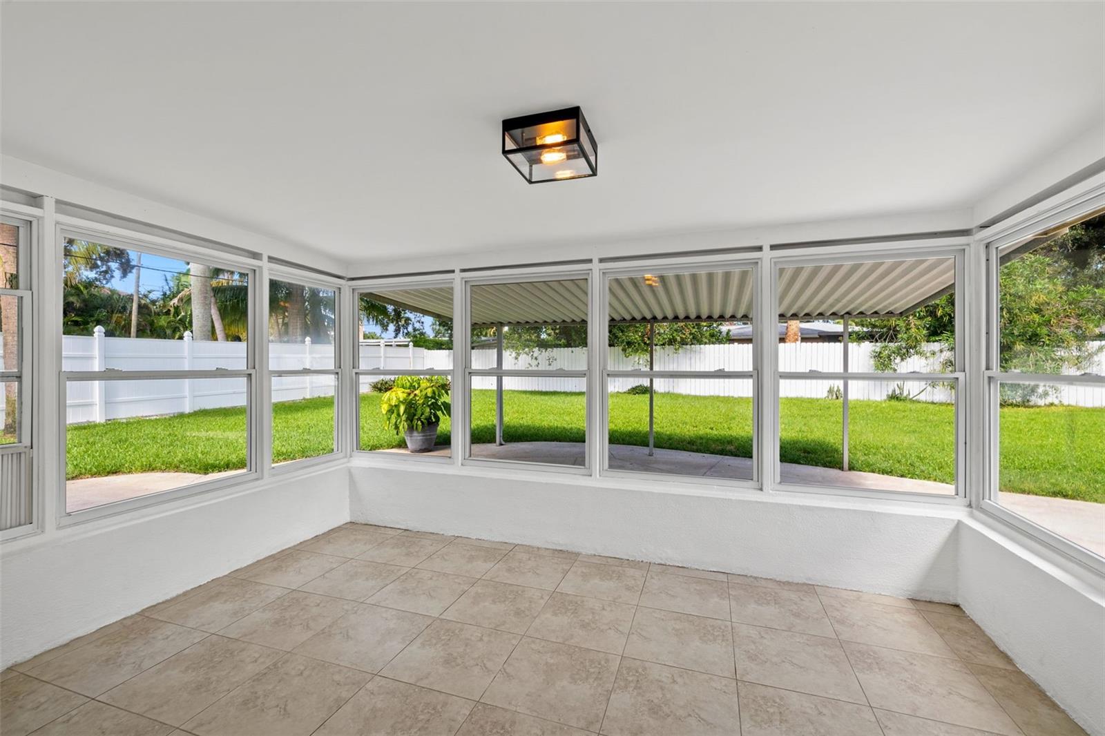 1180 EDEN ISLE BLVD NE, ST PETERSBURG, FL, 33704