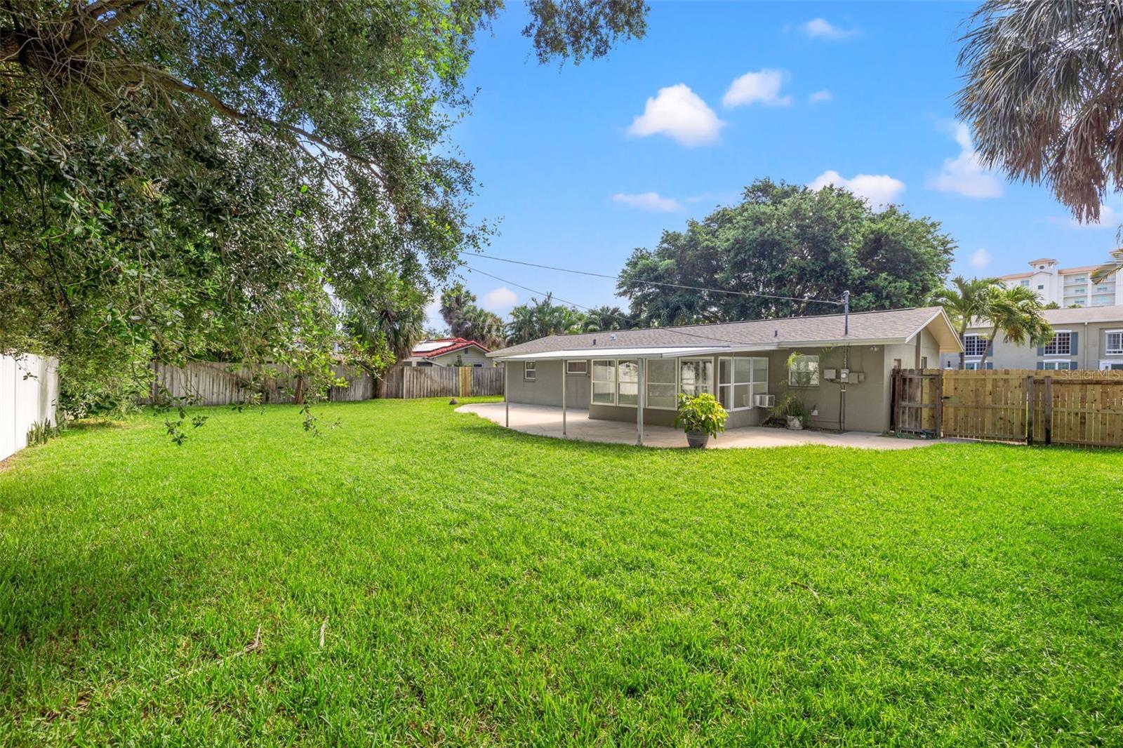 1180 EDEN ISLE BLVD NE, ST PETERSBURG, FL, 33704
