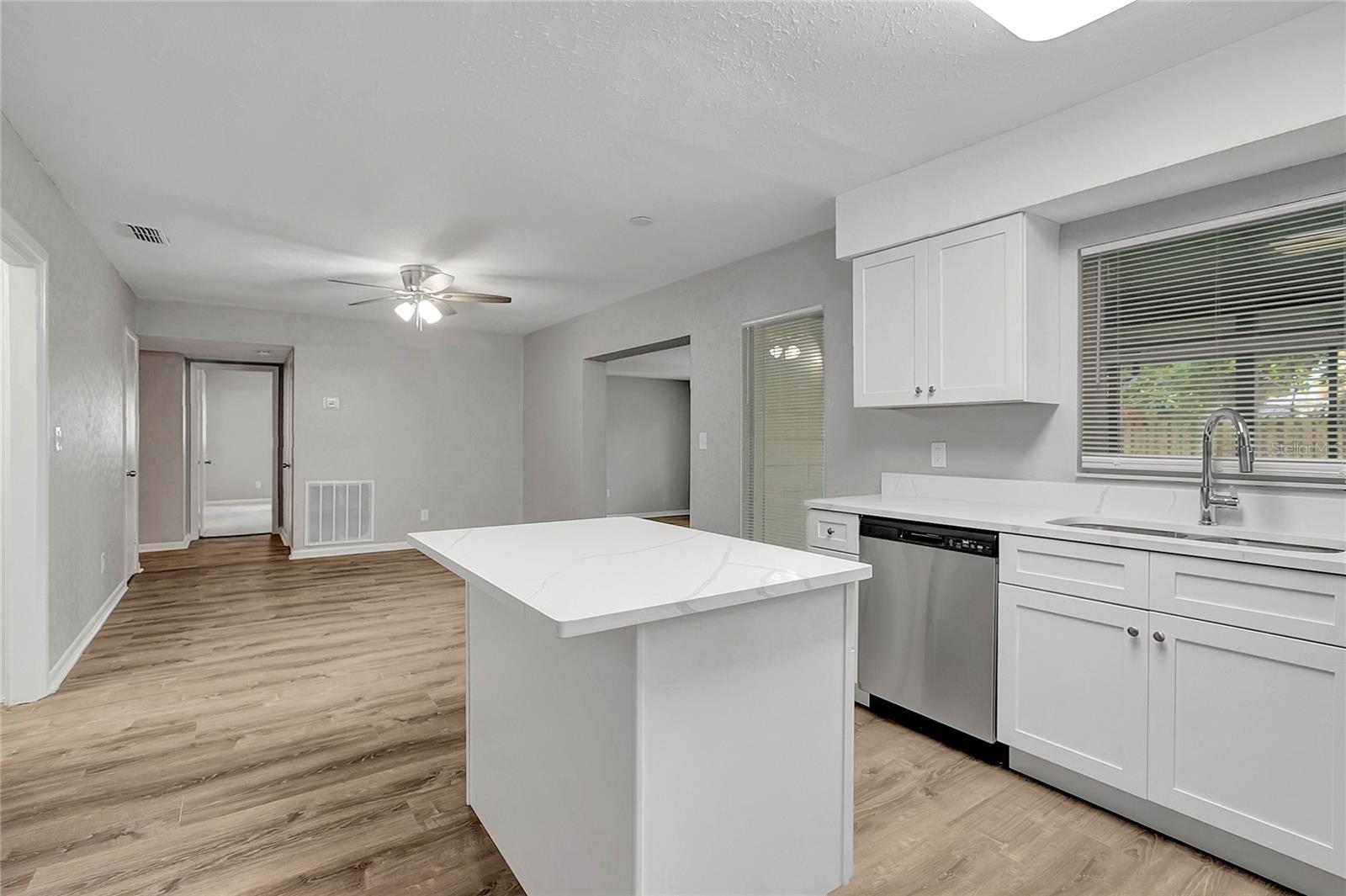 5604 CRESTHILL DR, TAMPA, FL, 33615