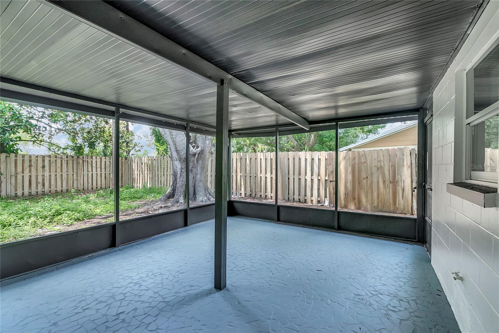 5604 CRESTHILL DR, TAMPA, FL, 33615