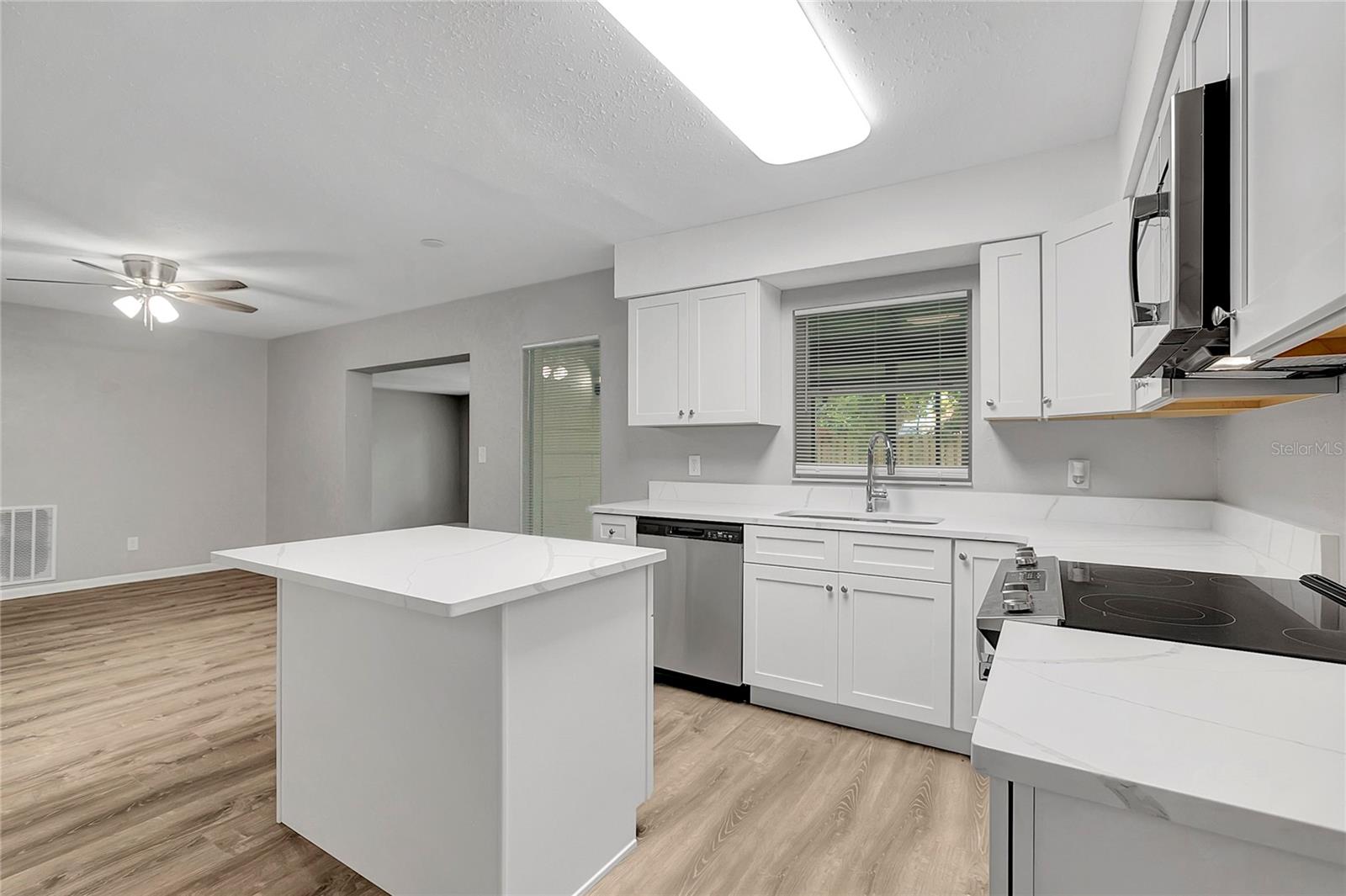 5604 CRESTHILL DR, TAMPA, FL, 33615