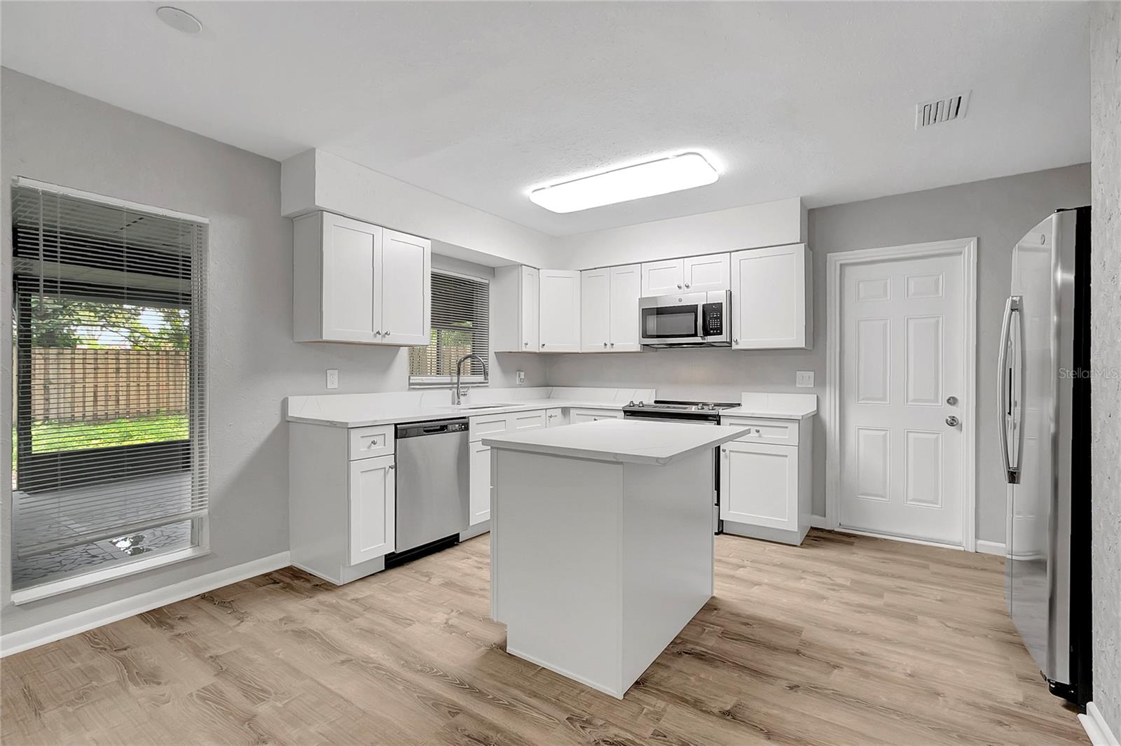 5604 CRESTHILL DR, TAMPA, FL, 33615