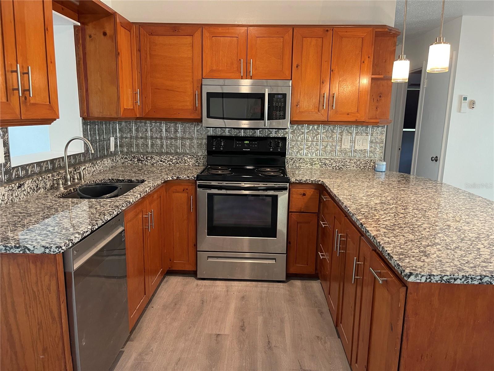 237 COLONIA LN E, NOKOMIS, FL, 34275