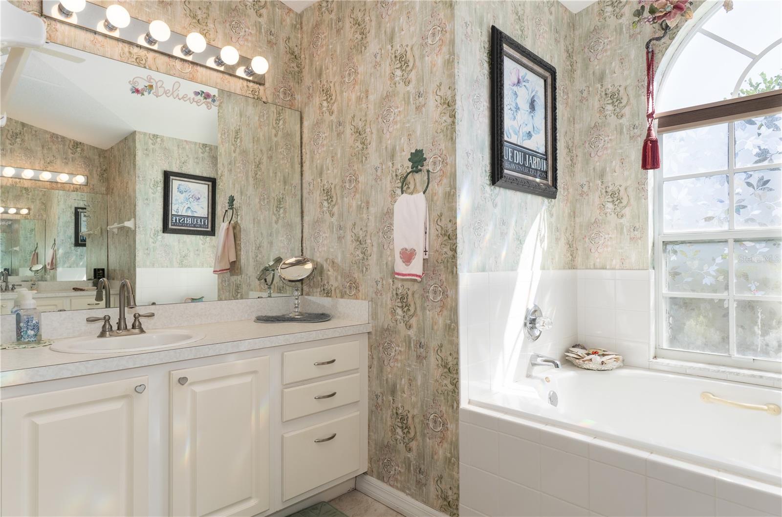 25265 LOST OAK CIR, LEESBURG, FL, 34748