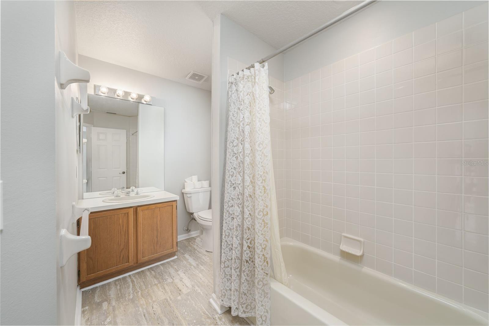6425 STREAMPORT DR, ORLANDO, FL, 32822