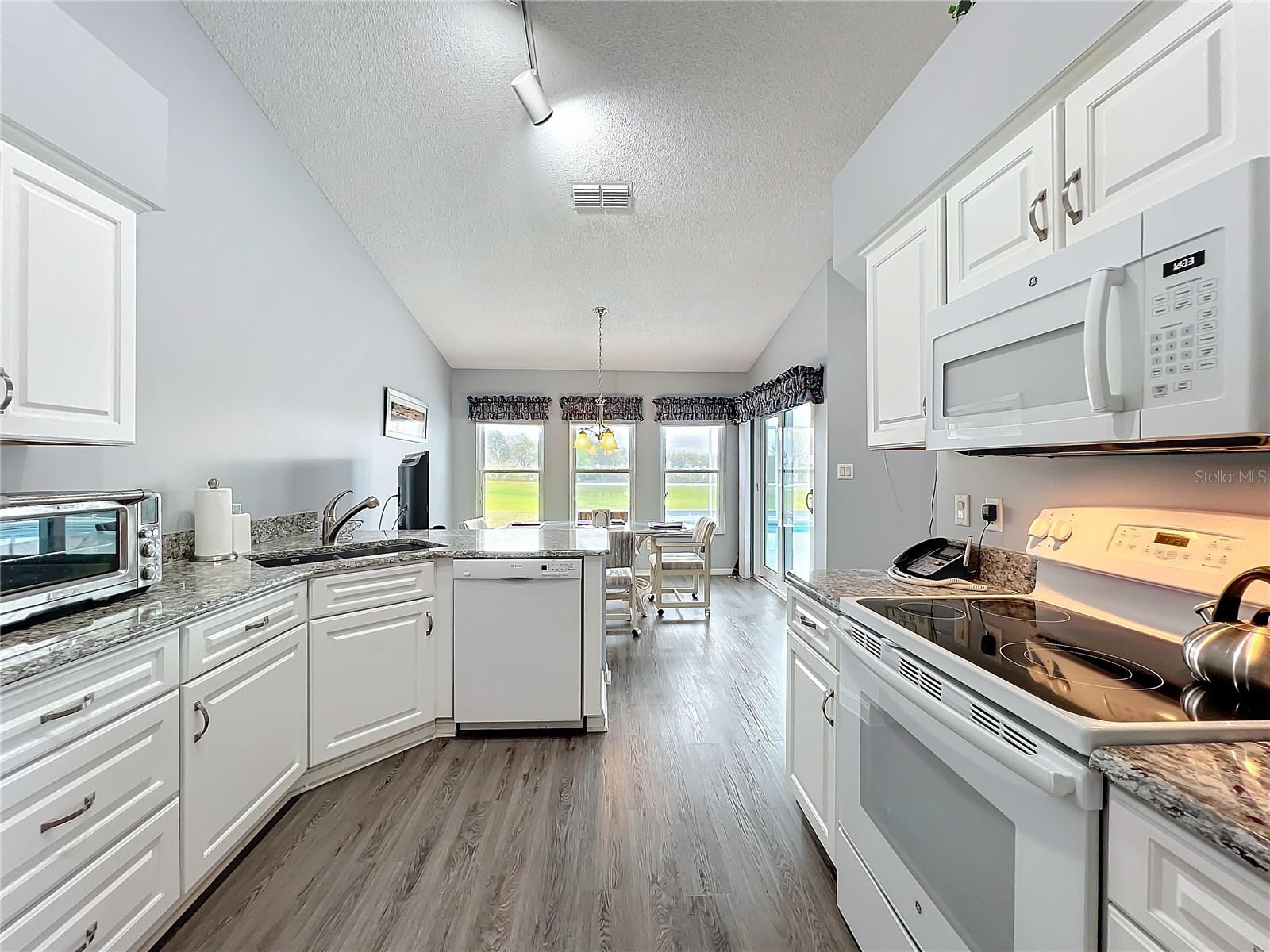 25110 MERIWEATHER RD, LEESBURG, FL, 34748