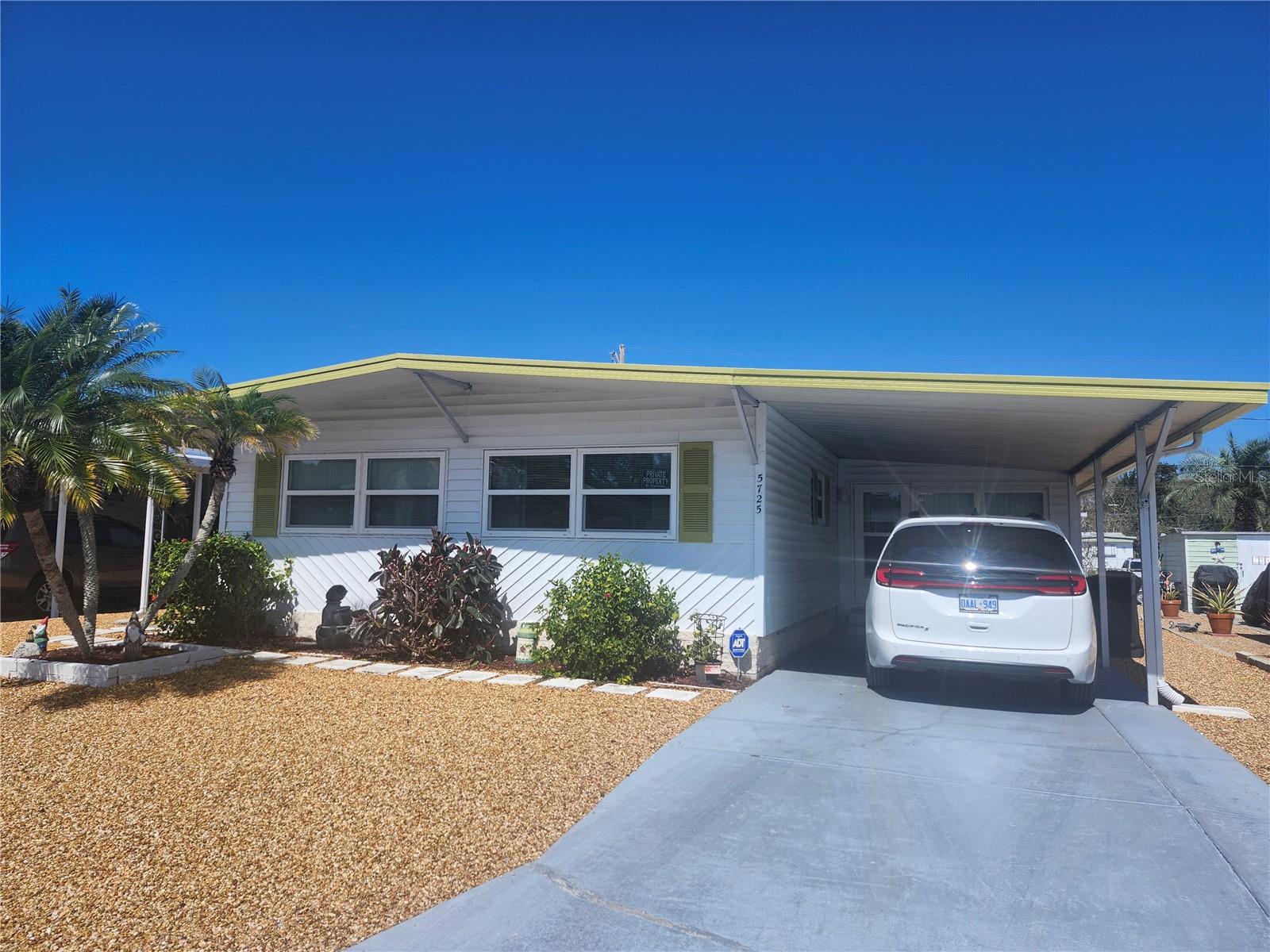 5725 COLUMBIA DR, NEW PORT RICHEY, FL, 34652