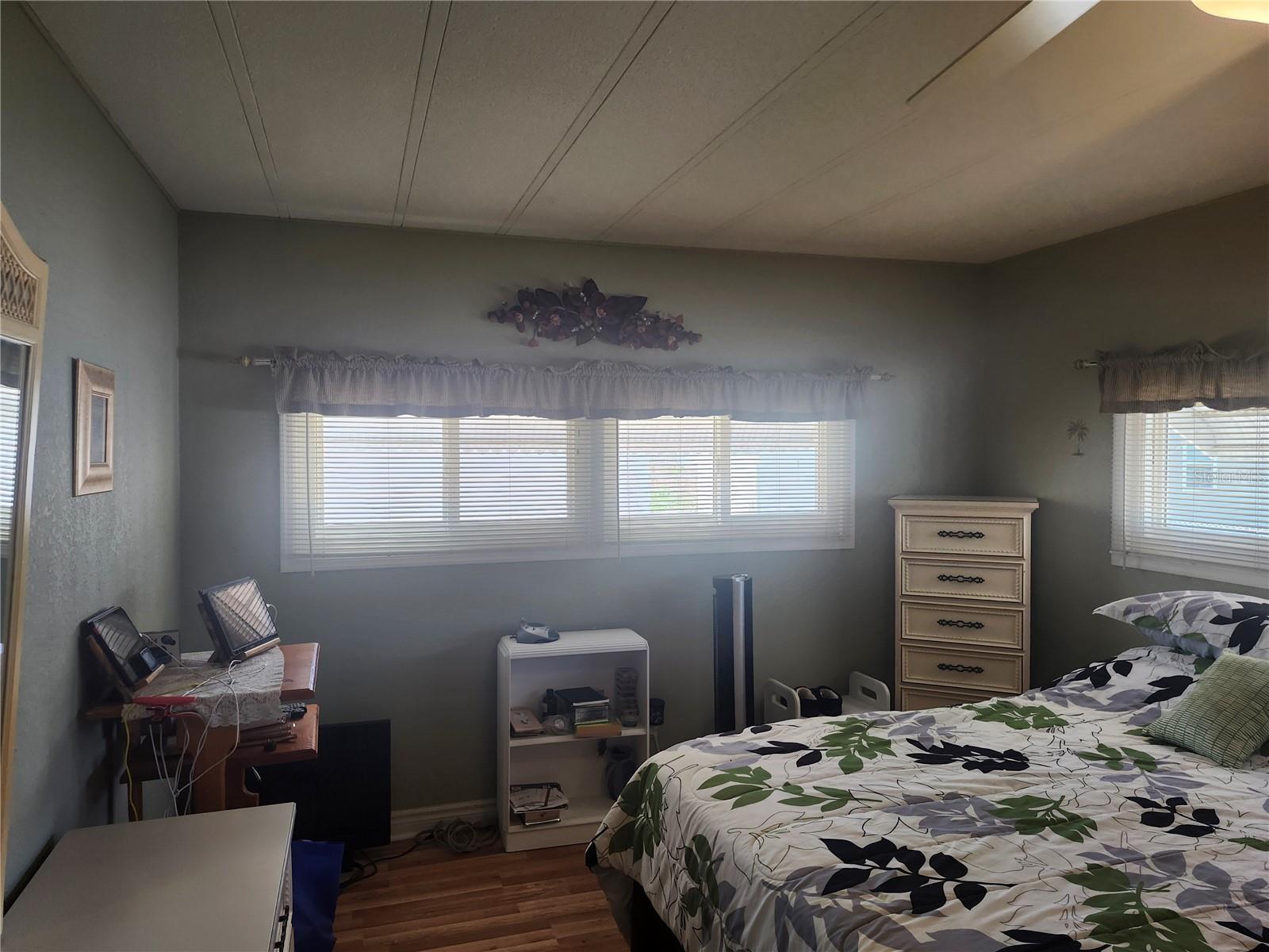 5725 COLUMBIA DR, NEW PORT RICHEY, FL, 34652