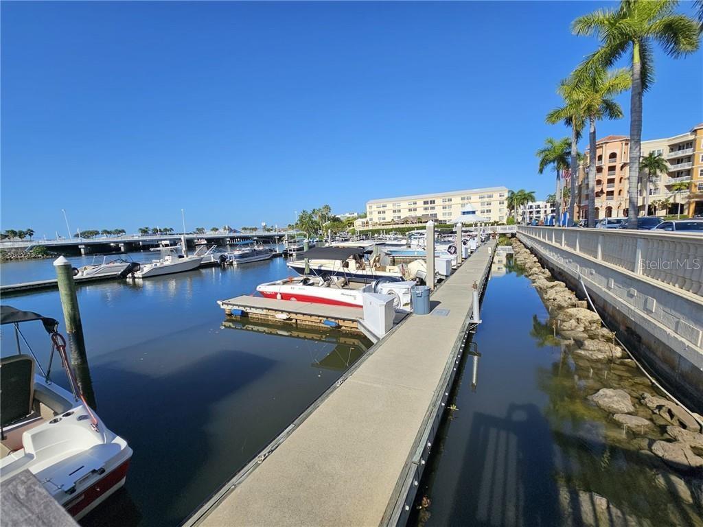 18001 BLUEWATER DR, NAPLES, FL, 34114