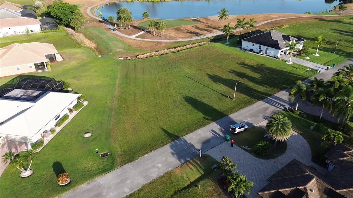 18001 BLUEWATER DR, NAPLES, FL, 34114