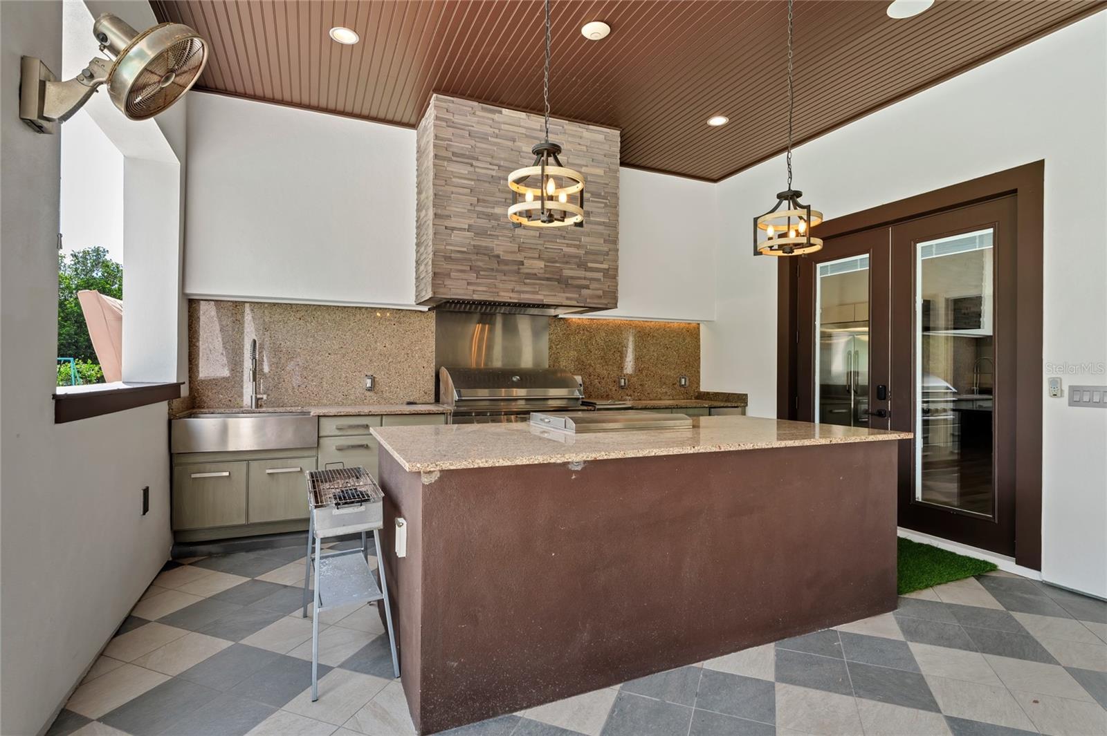 O6285301 Property Photo