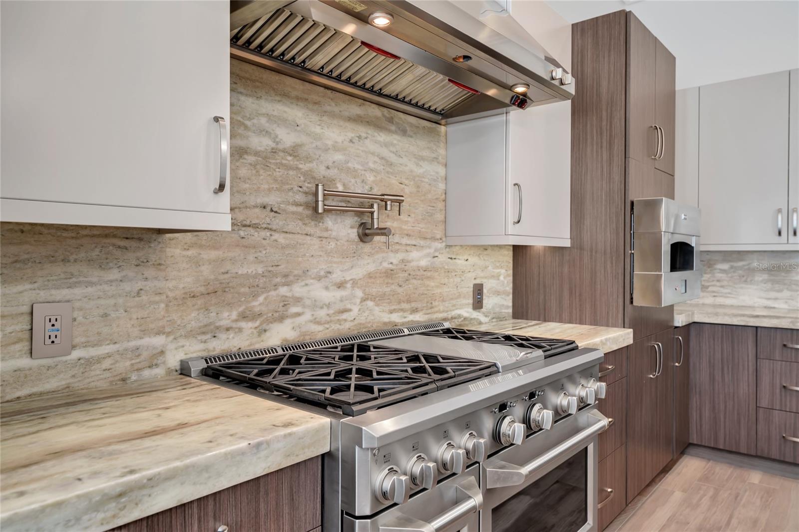 O6285301 Property Photo