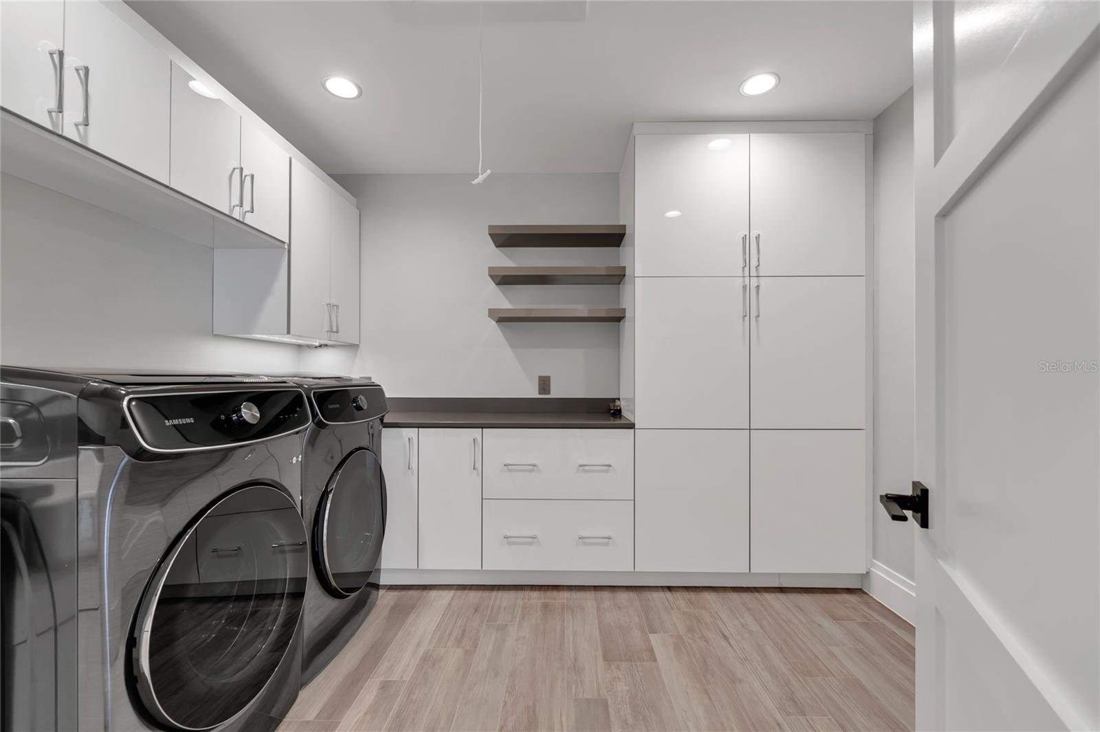 O6285301 Property Photo