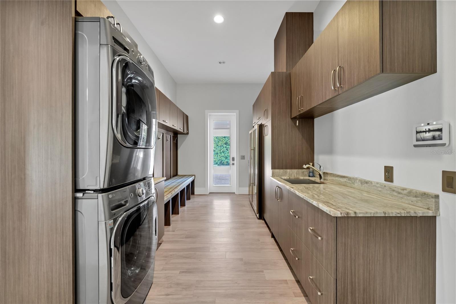 O6285301 Property Photo