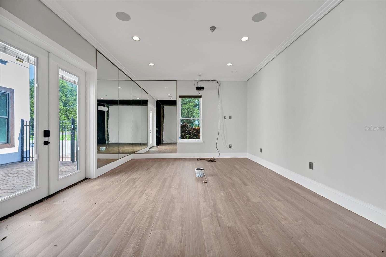 O6285301 Property Photo