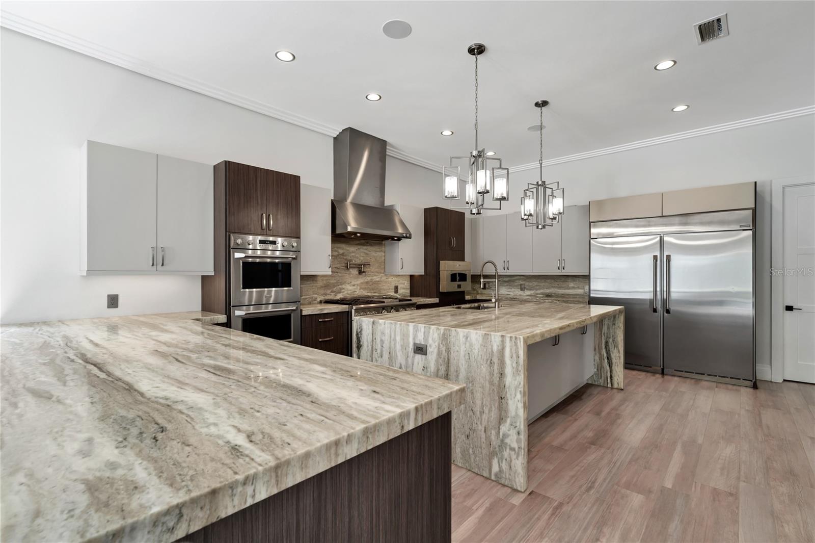 O6285301 Property Photo