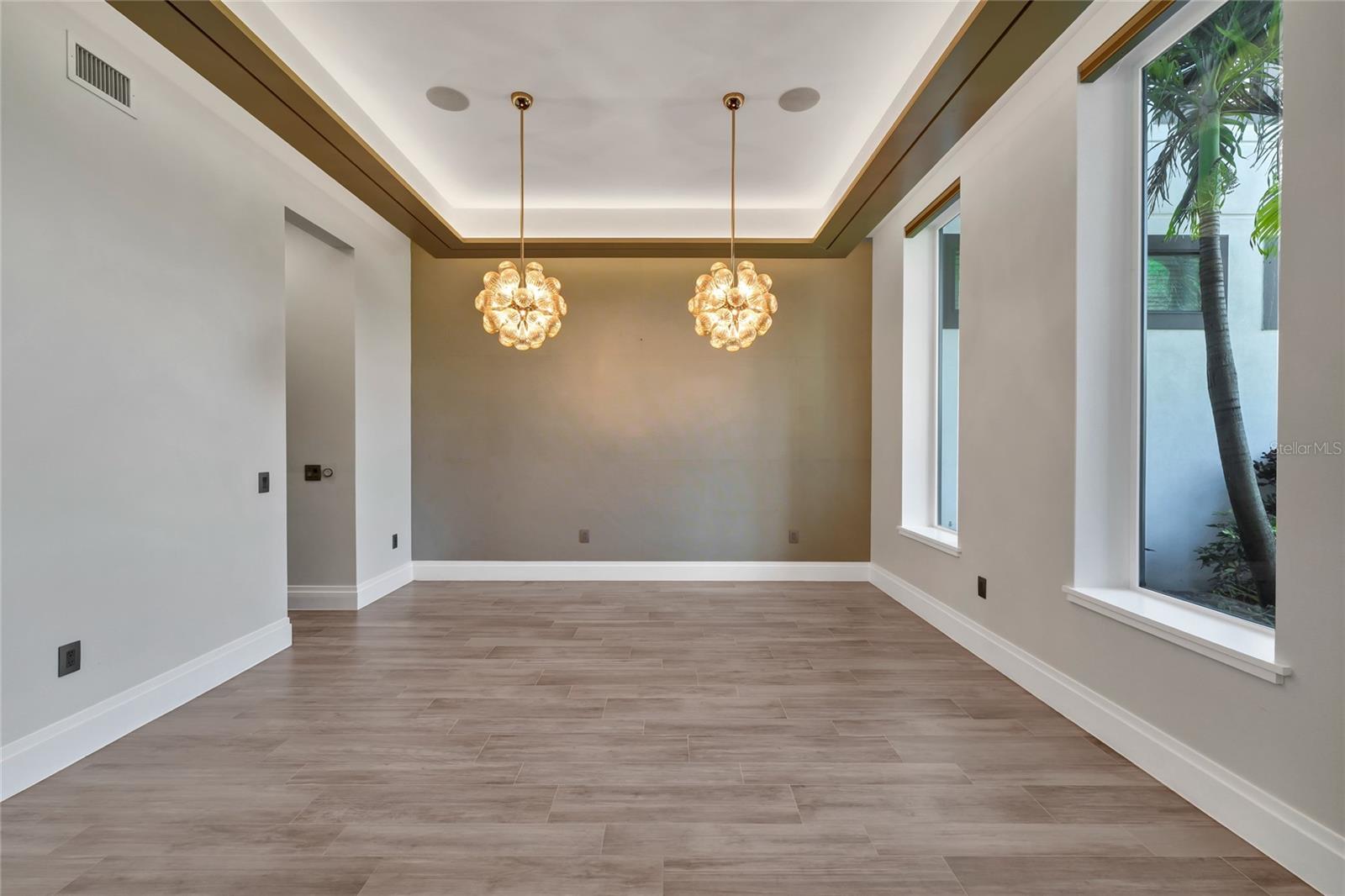 O6285301 Property Photo