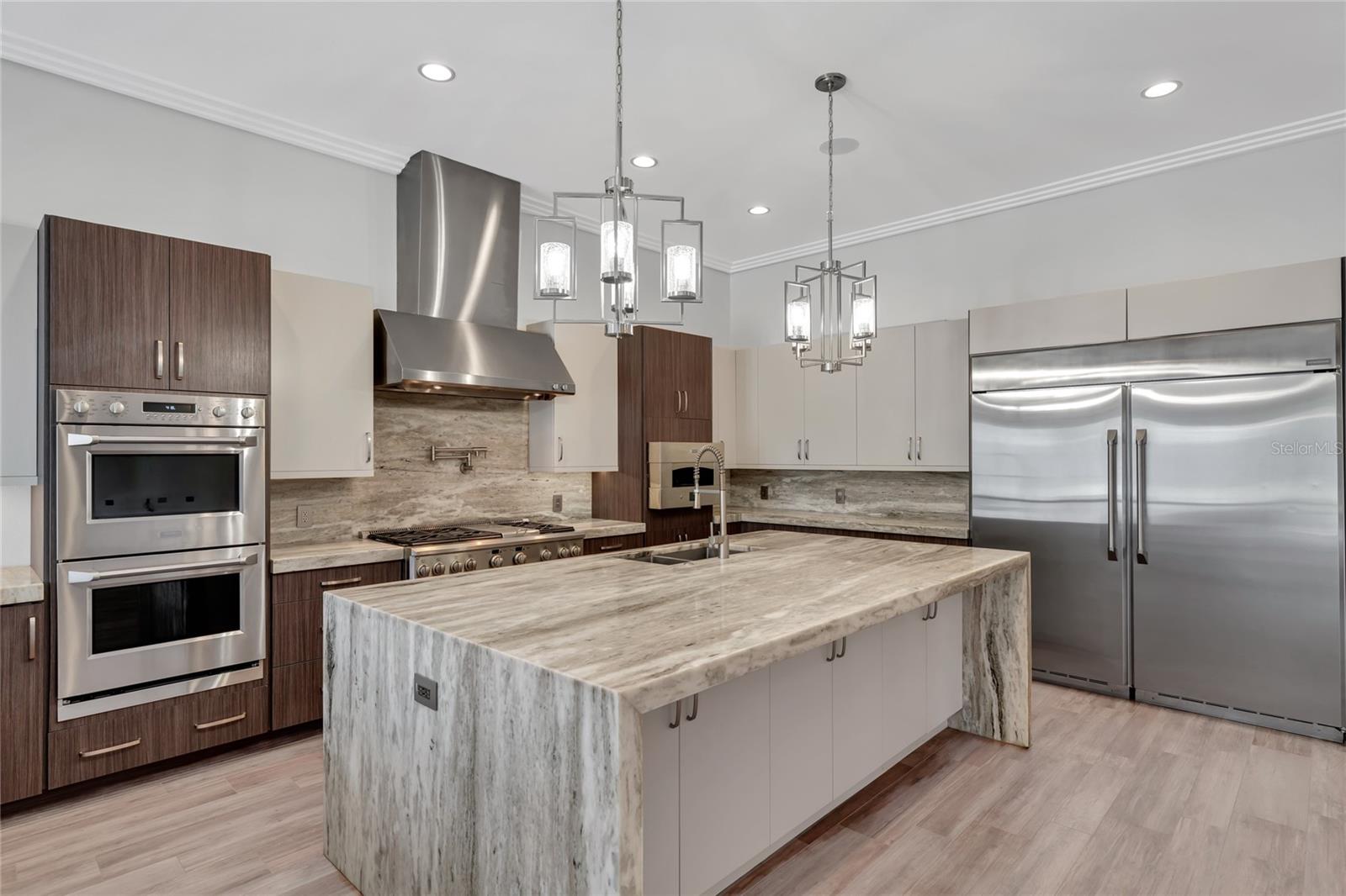 O6285301 Property Photo