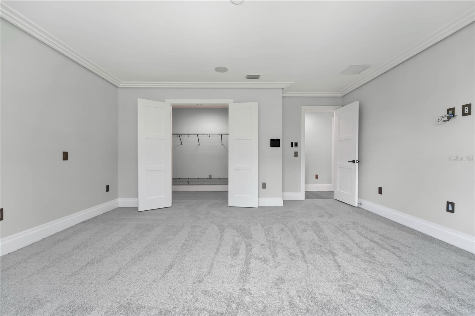 O6285301 Property Photo