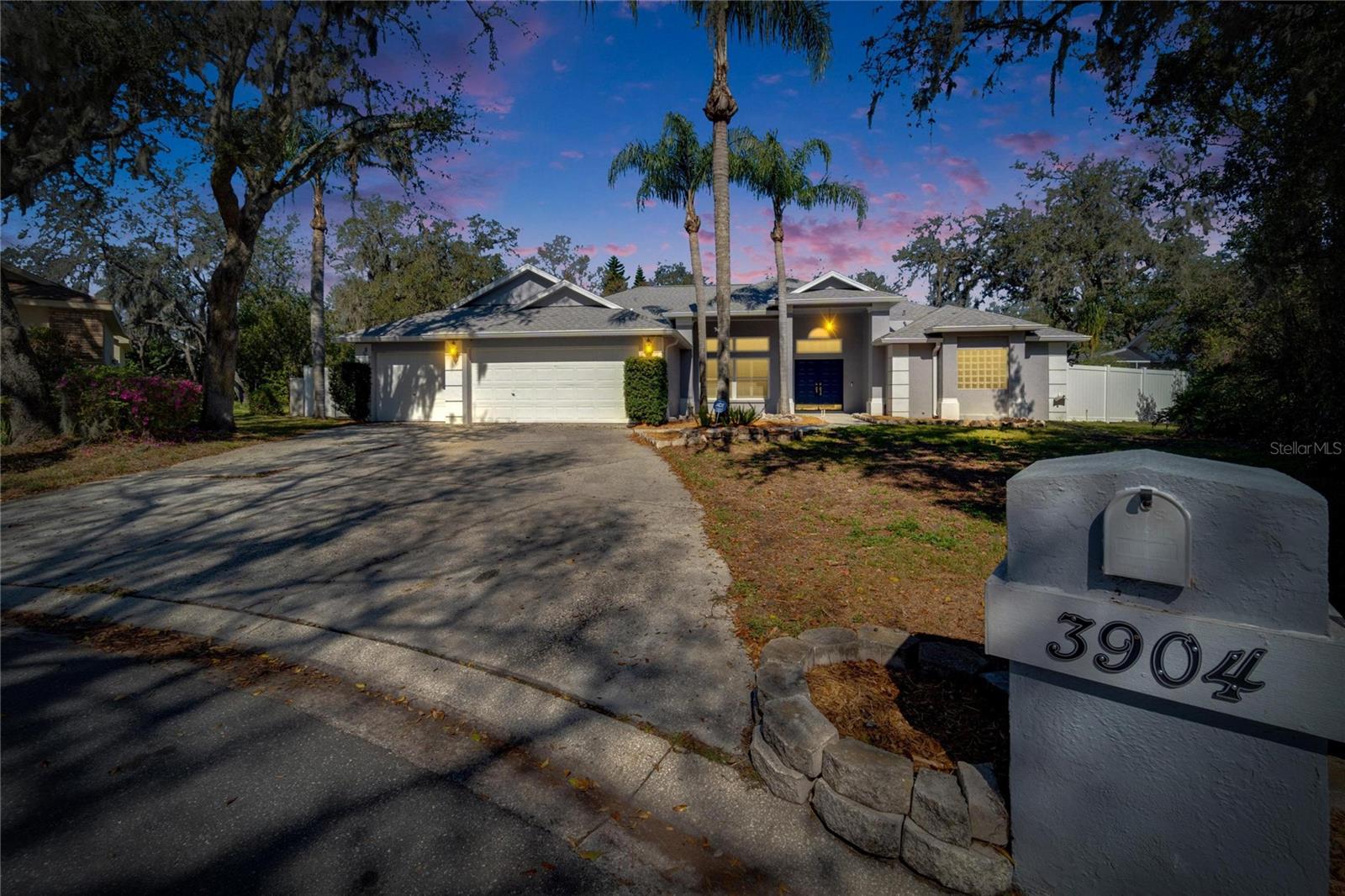 3904 EXECUTIVE CIR, PLANT CITY, FL, 33566