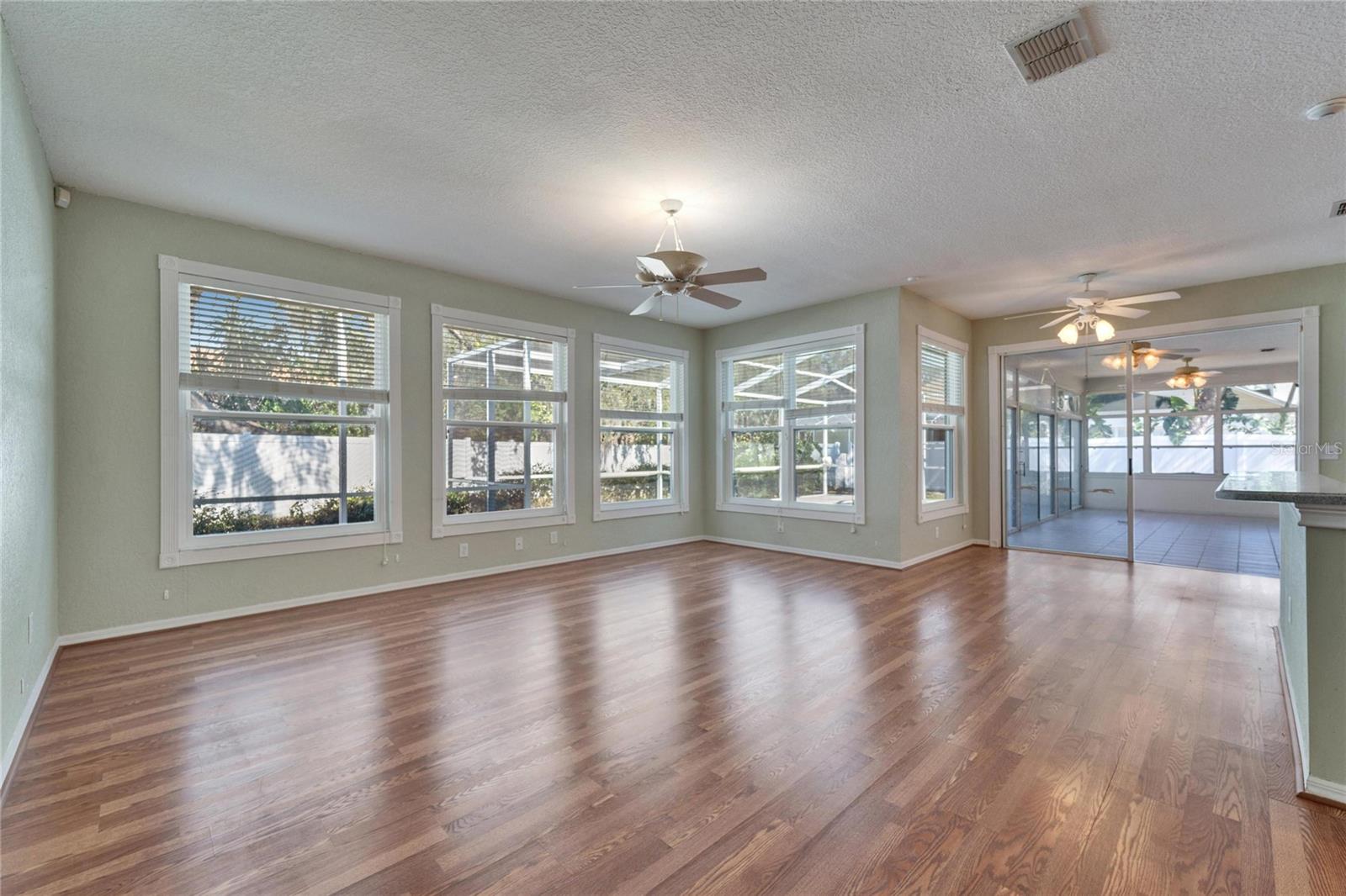3904 EXECUTIVE CIR, PLANT CITY, FL, 33566