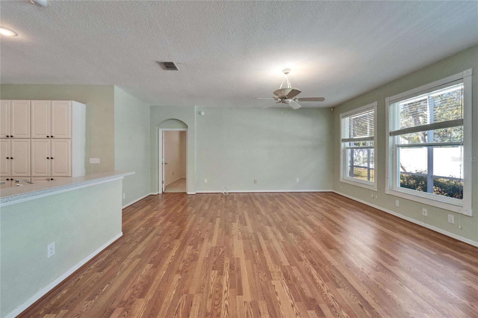 3904 EXECUTIVE CIR, PLANT CITY, FL, 33566