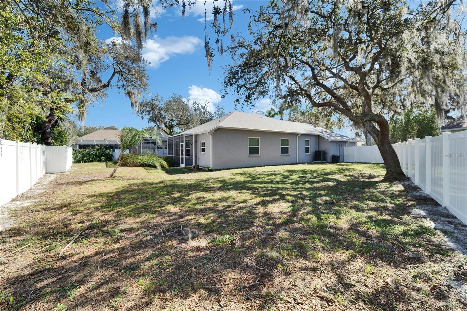 3904 EXECUTIVE CIR, PLANT CITY, FL, 33566