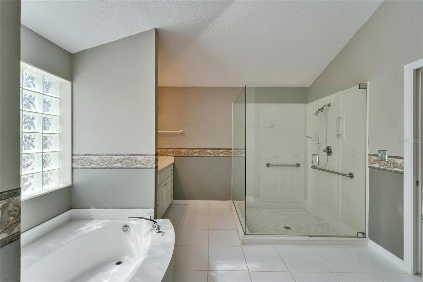 3904 EXECUTIVE CIR, PLANT CITY, FL, 33566