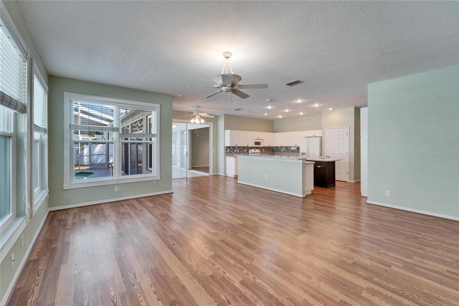 3904 EXECUTIVE CIR, PLANT CITY, FL, 33566