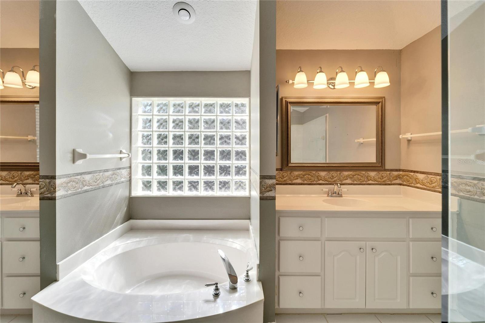 3904 EXECUTIVE CIR, PLANT CITY, FL, 33566