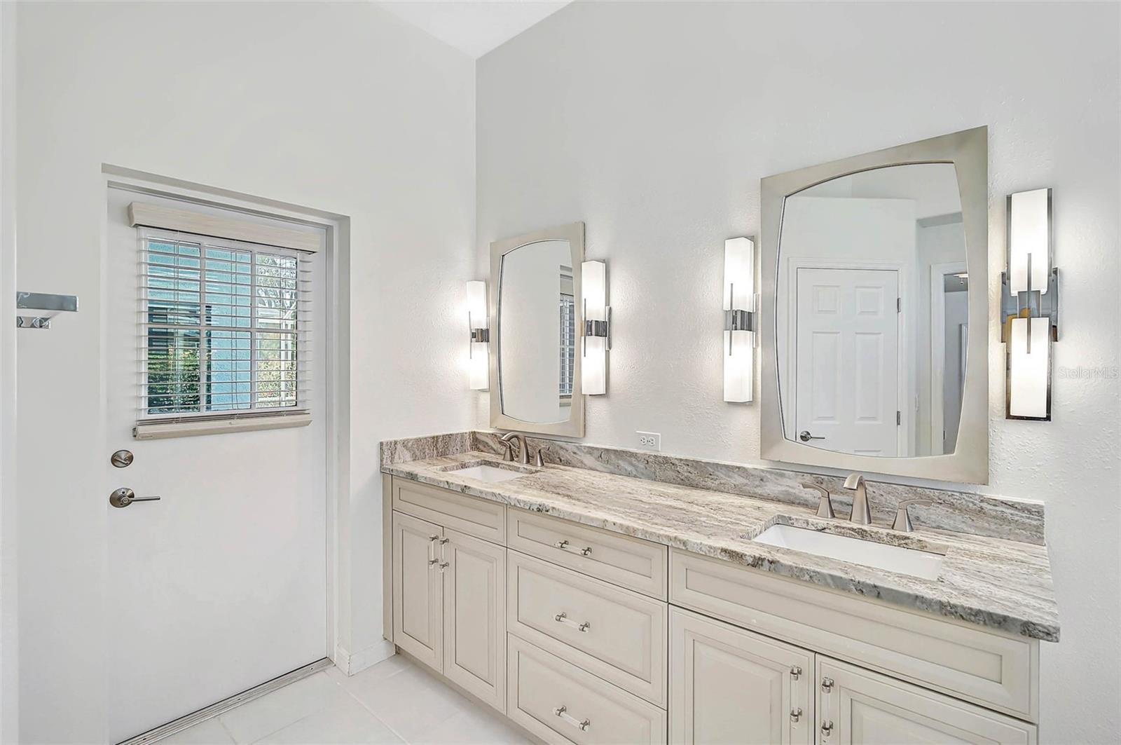 5261 HIGHBURY CIR, SARASOTA, FL, 34238