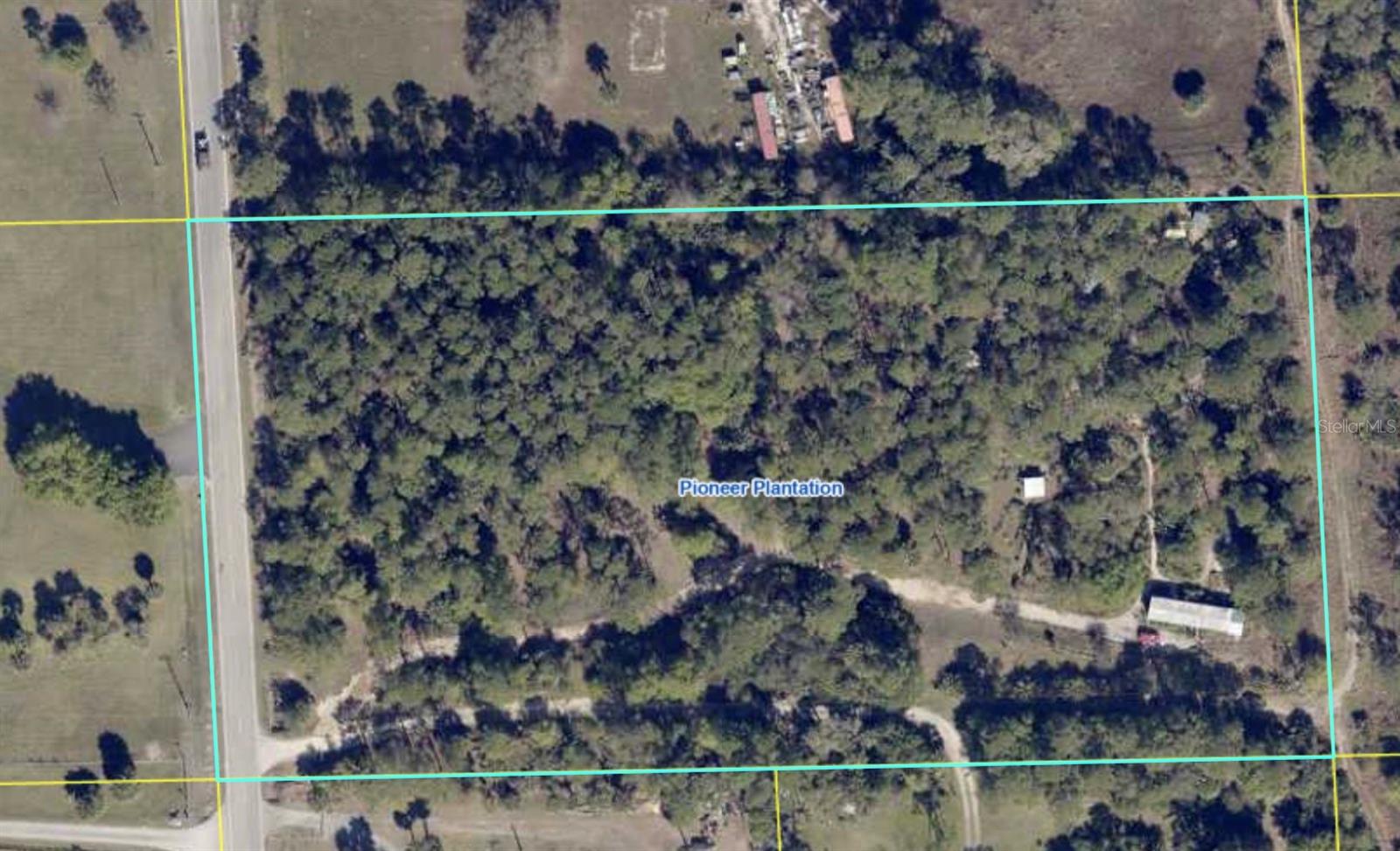 3205 HENDRY ISLES BLVD., CLEWISTON, FL, 33440