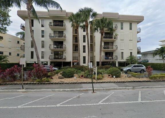 136 GOLDEN ISLES DR #202, HALLANDALE BEACH, FL, 33009