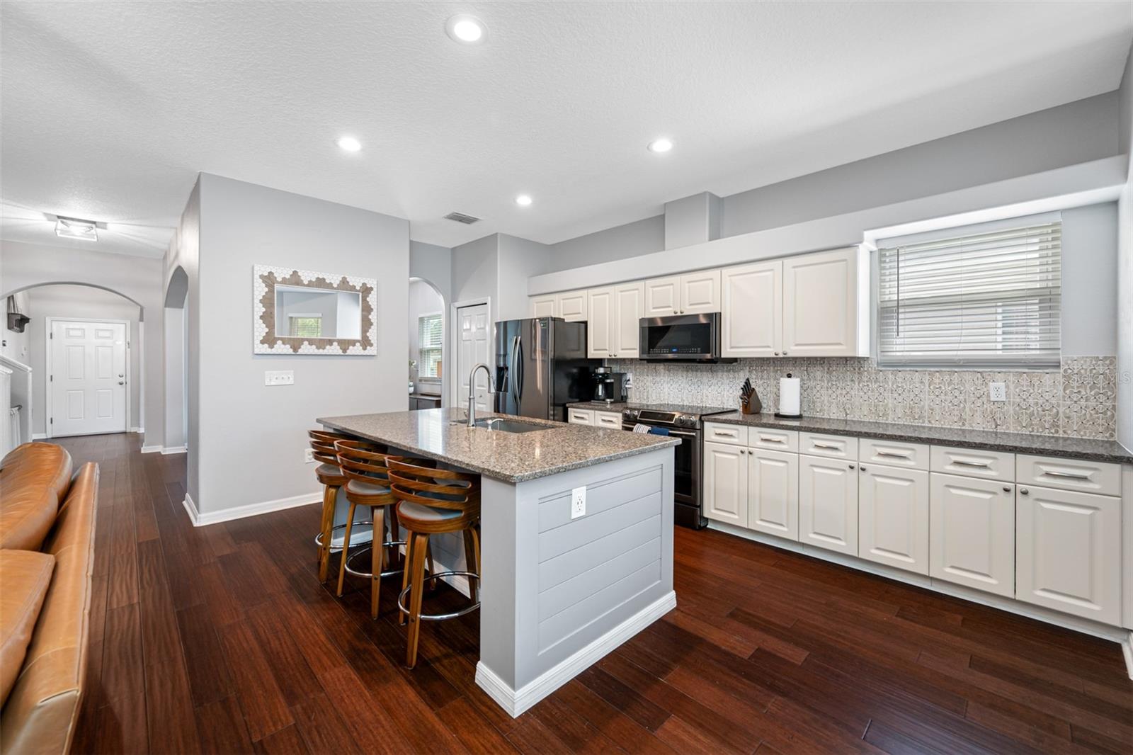 6807 S COURT DR, TAMPA, FL, 33611