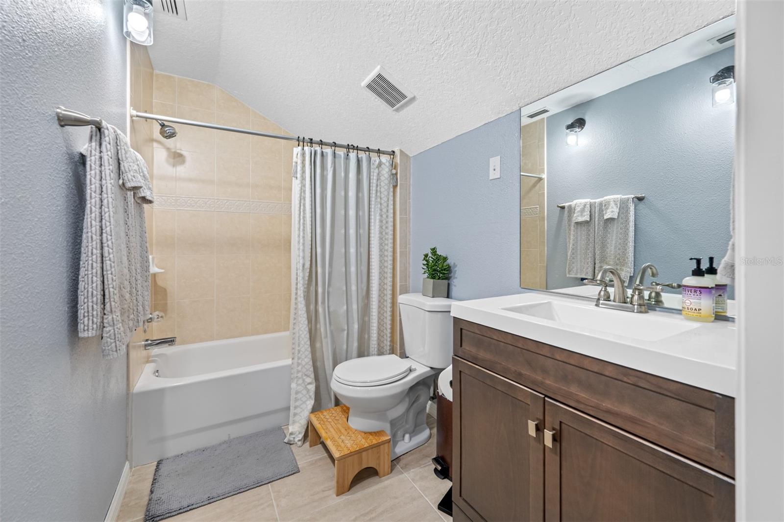 6807 S COURT DR, TAMPA, FL, 33611