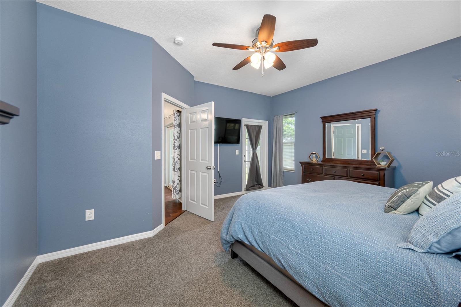 6807 S COURT DR, TAMPA, FL, 33611