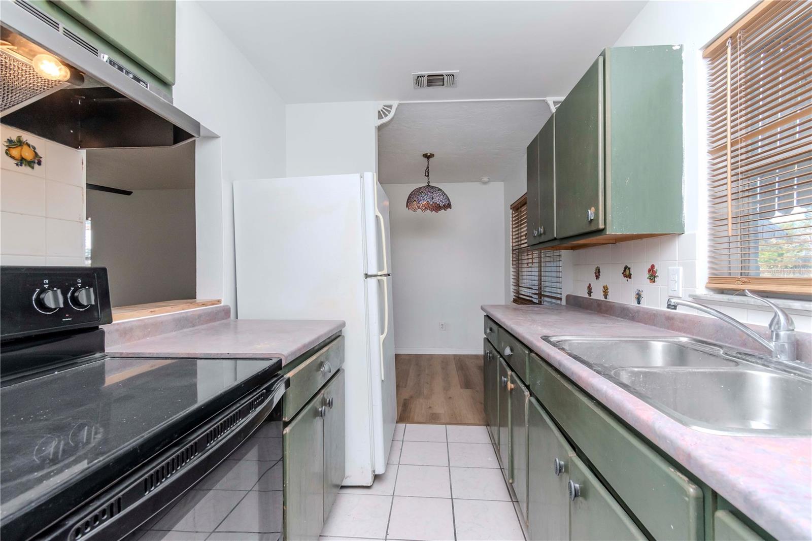 6604 COLUMBIA DR, BRADENTON, FL, 34207